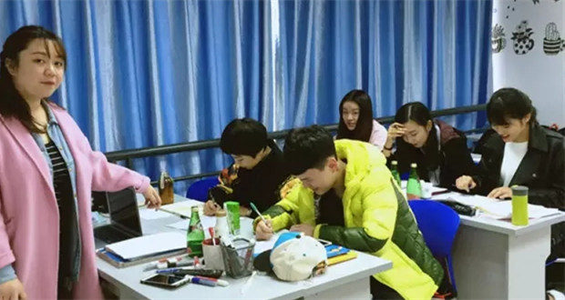 法語出國班——譚老師