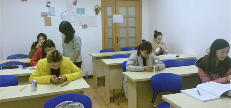 韓語(yǔ)初級(jí)晚班開(kāi)課啦——肖老師