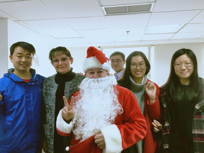 圣誕節(jié)：史上最形象圣誕老人降臨法亞！