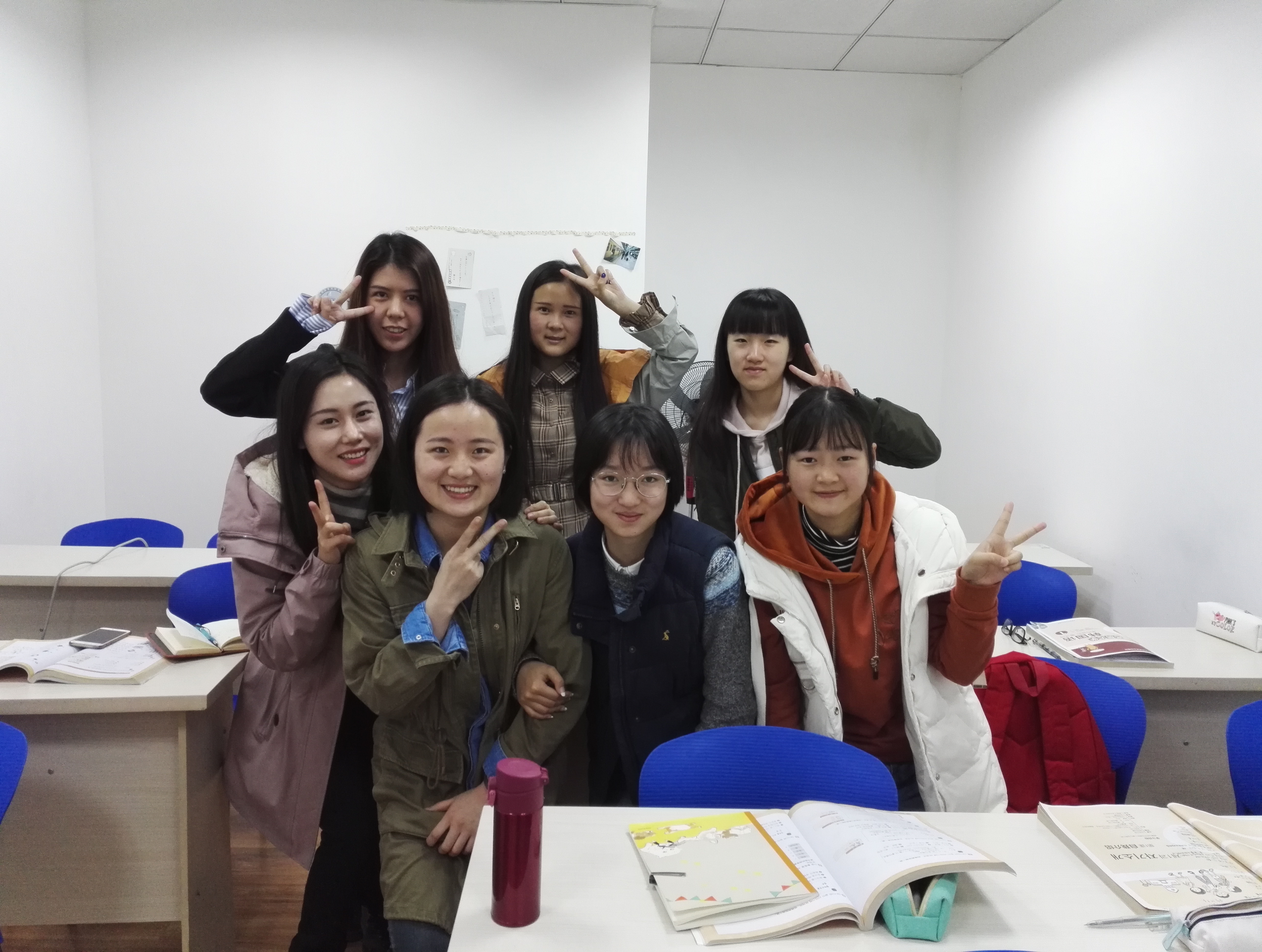 韓語(yǔ)初級(jí)班畢業(yè)照