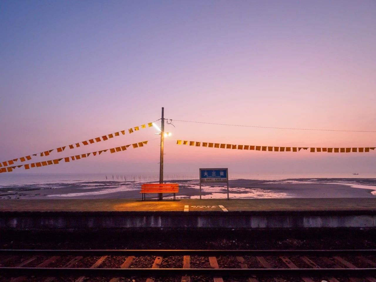 日本這些讓人驚嘆的“千與千尋系”海邊車(chē)站，每一站都好想去打卡~