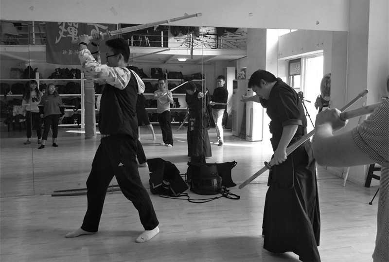 法亞學(xué)生劍道初體驗(yàn)：一生懸命，還請(qǐng)指教！