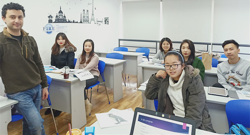 西語(yǔ)初級(jí)周末班（楚楚老師、外教Marco老師）