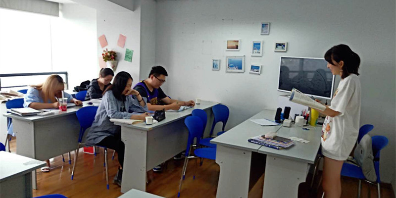 意大利語(yǔ)A2全日制出國(guó)班（李嵐老師）