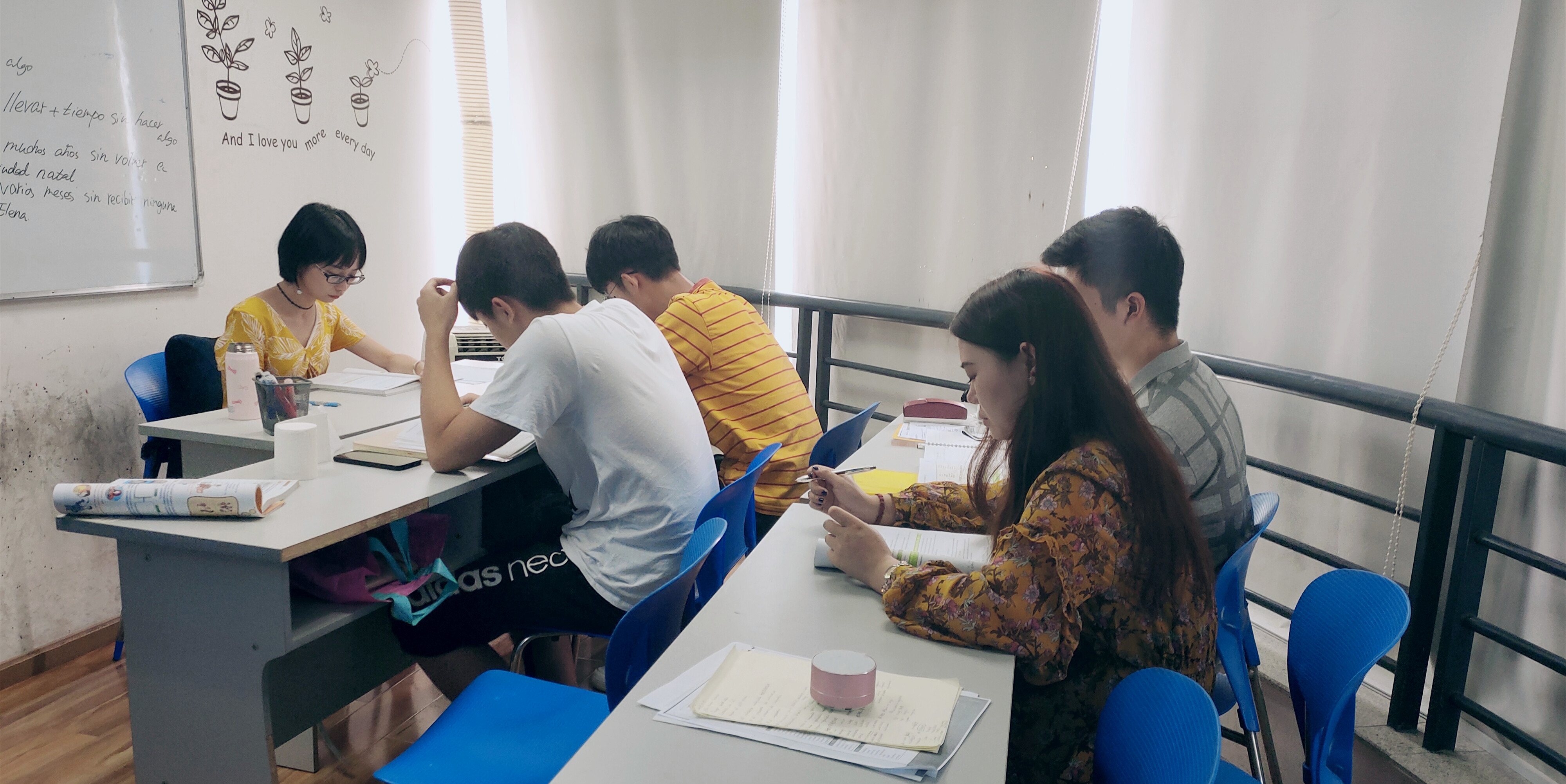 西班牙語(yǔ)出國(guó)班（羅靜老師）